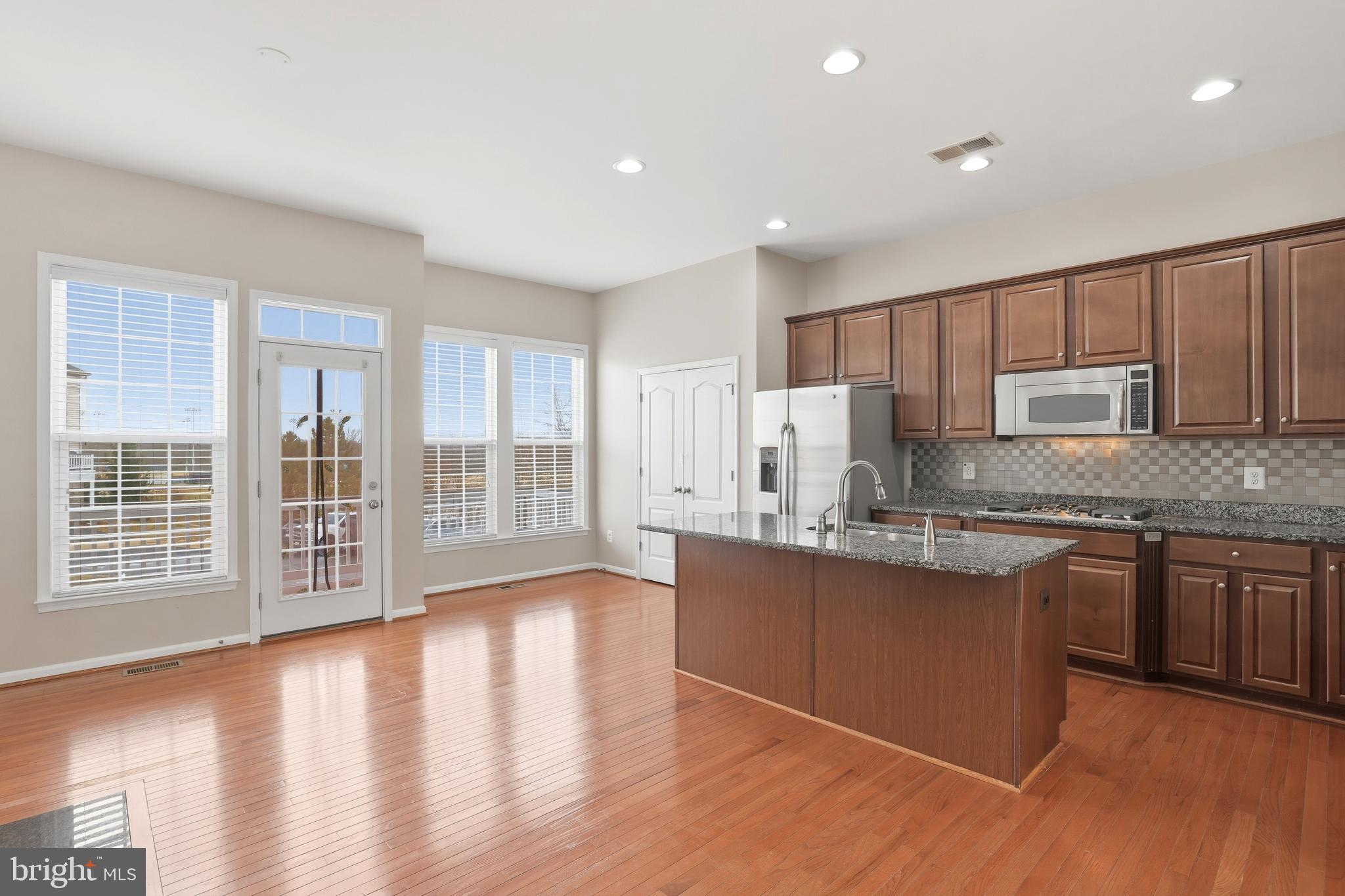 22660 AMBERJACK SQUARE