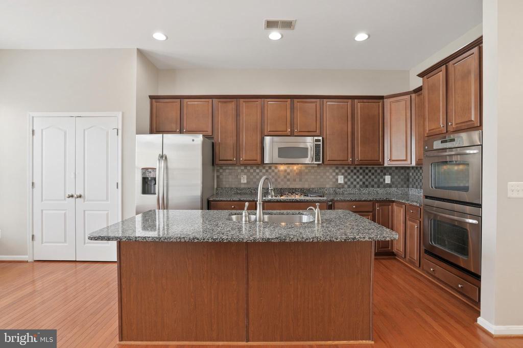 22660 AMBERJACK SQUARE