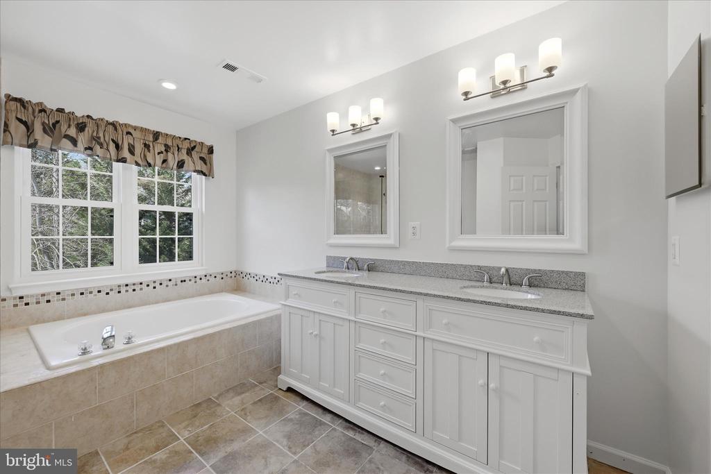 224 LAWFORD DRIVE SW