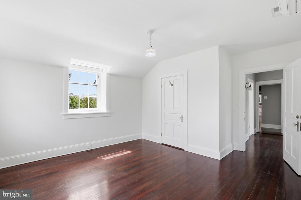 17781 ROXBURY HALL ROAD