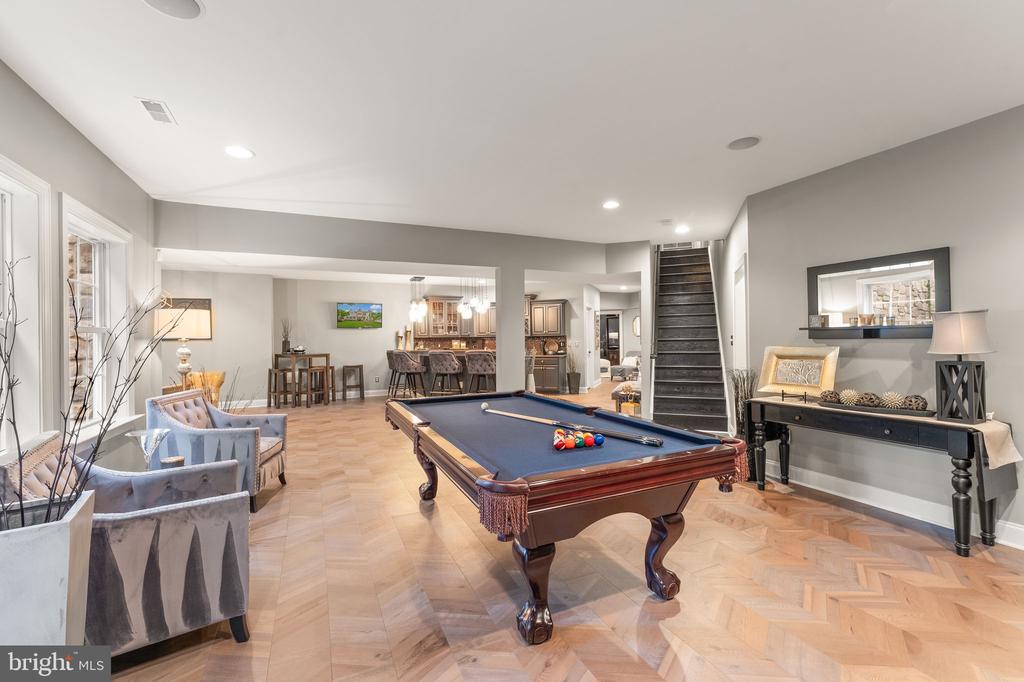 18919 CANOE LANDING COURT