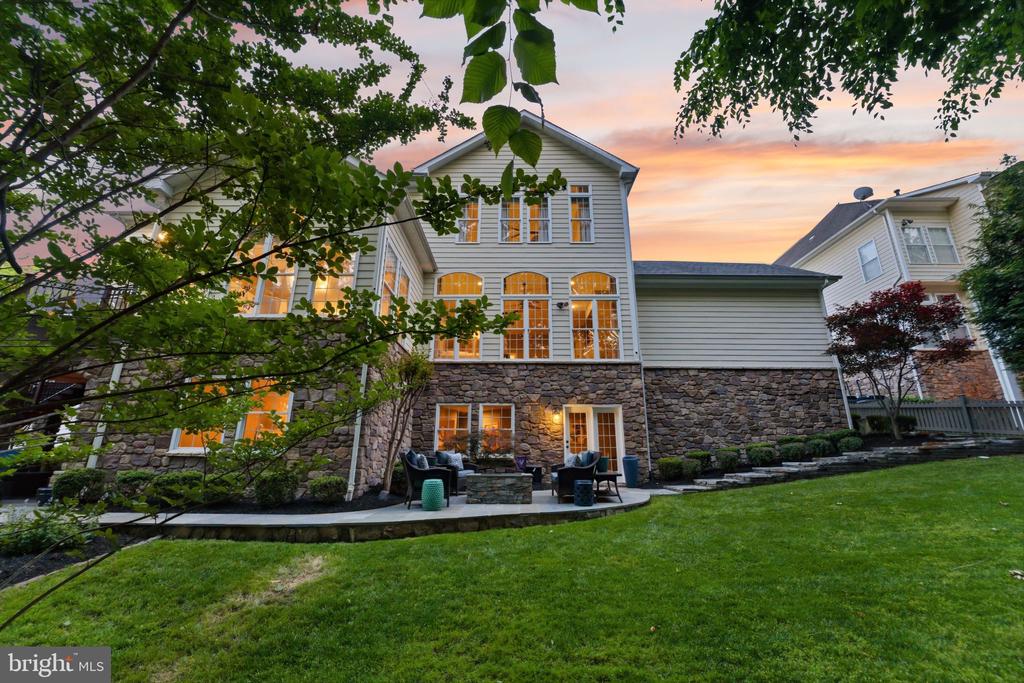 18919 CANOE LANDING COURT