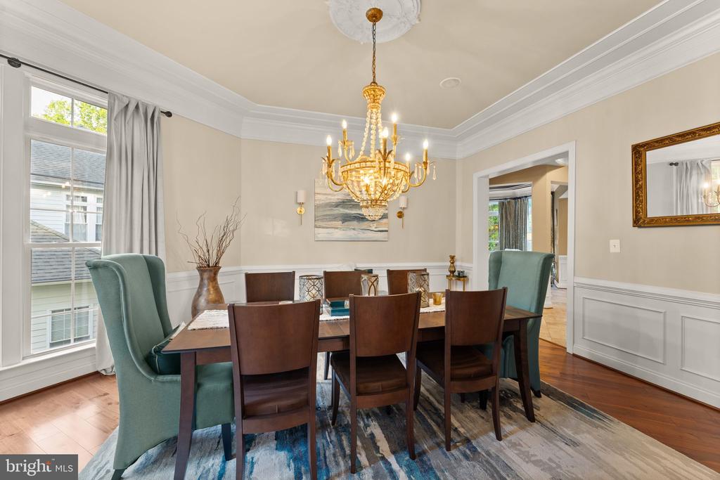 18919 CANOE LANDING COURT