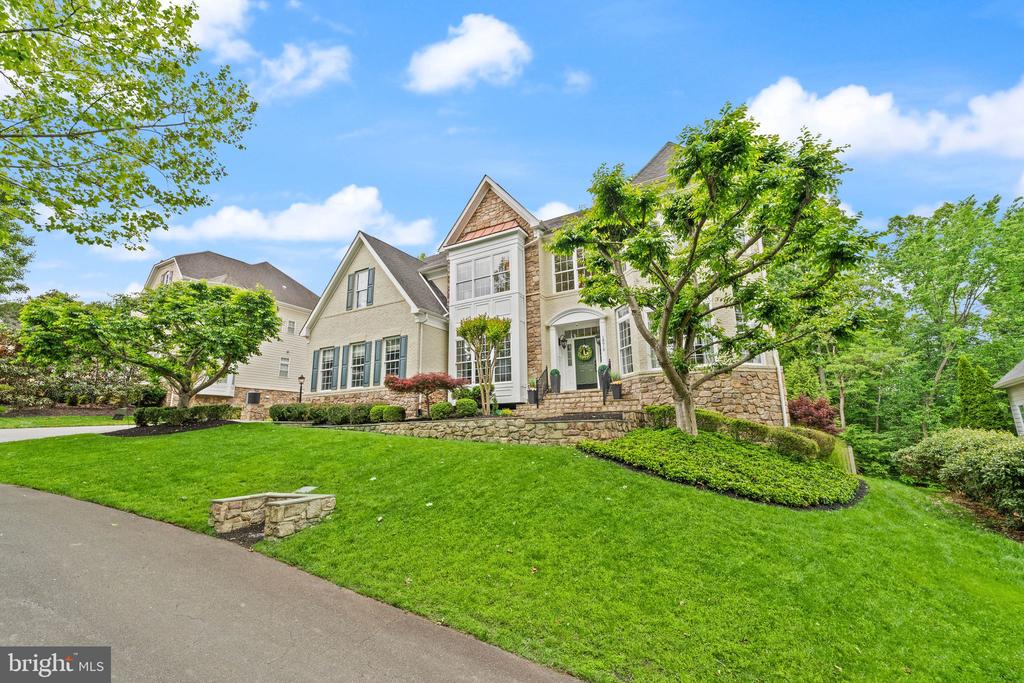 18919 CANOE LANDING COURT