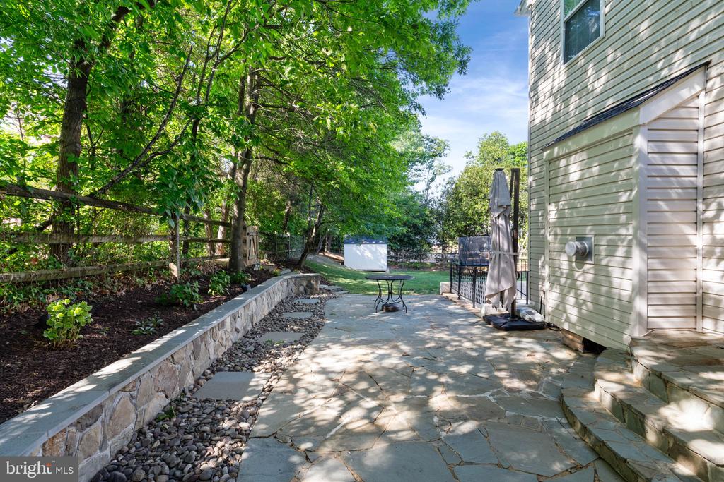 20893 NERINE COURT
