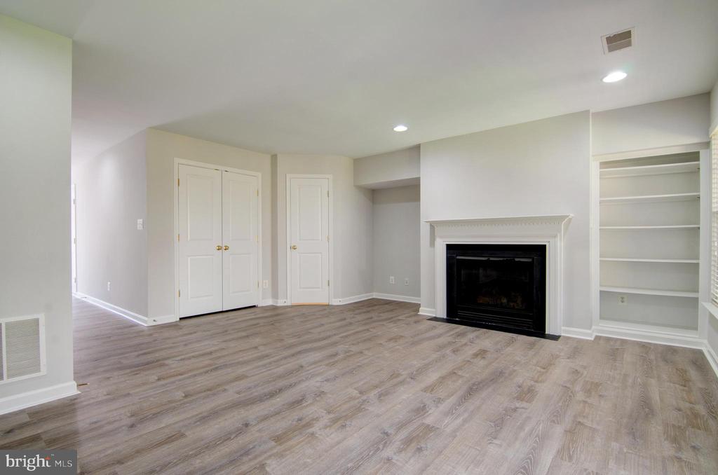 21939 BRAMBLEBUSH TERRACE