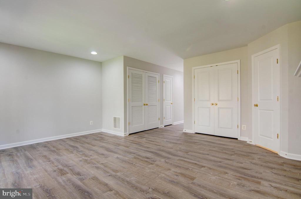 21939 BRAMBLEBUSH TERRACE