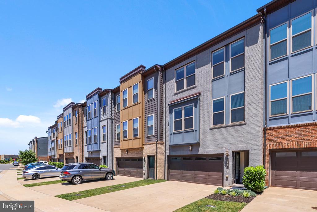 9875 BUCHANAN LOOP