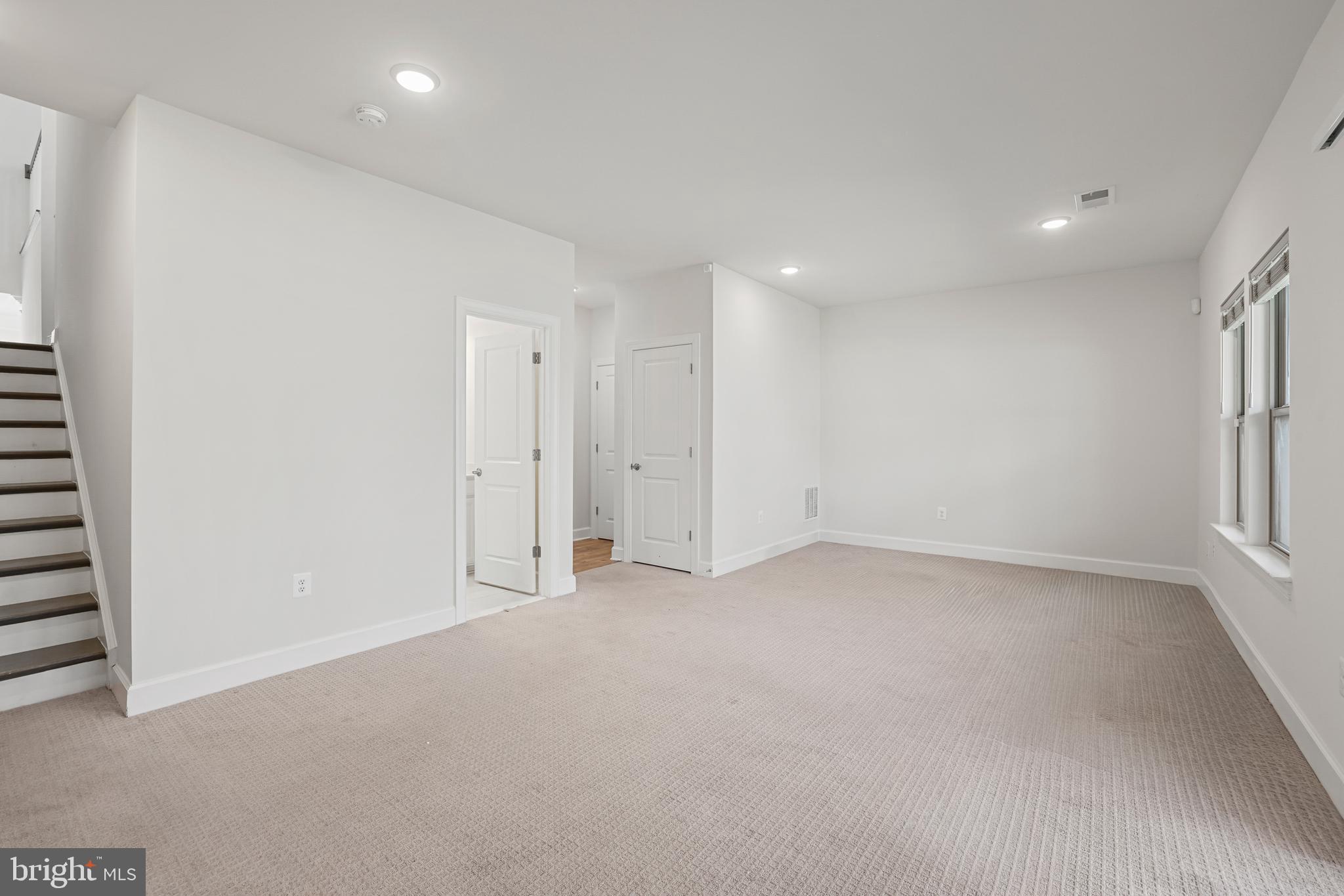9875 BUCHANAN LOOP