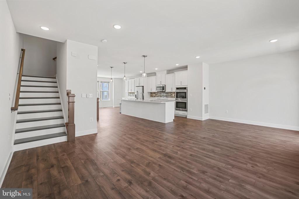 9875 BUCHANAN LOOP