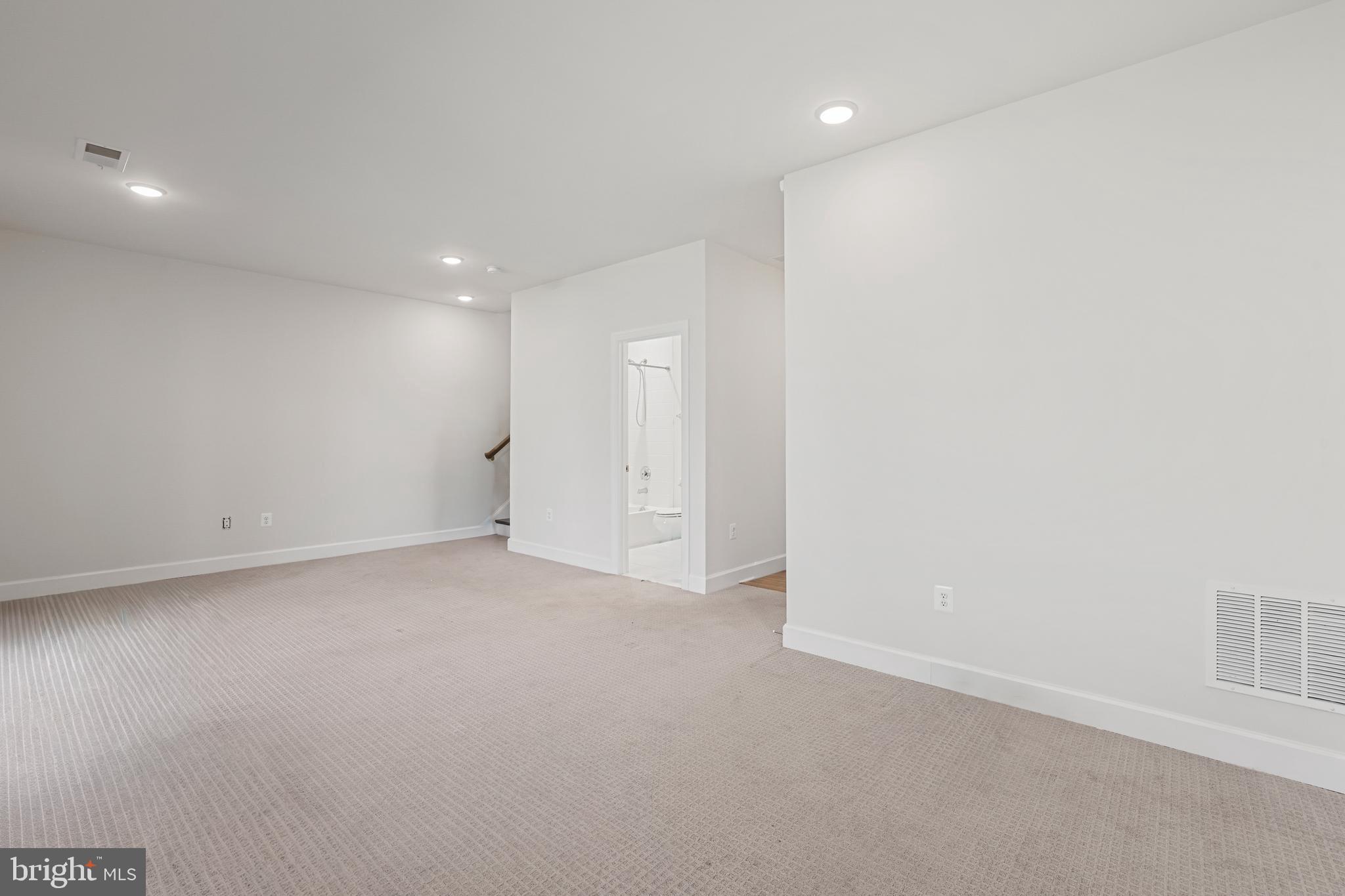9875 BUCHANAN LOOP