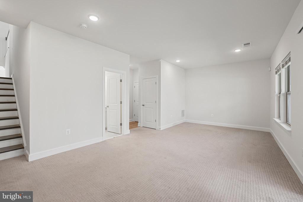 9875 BUCHANAN LOOP