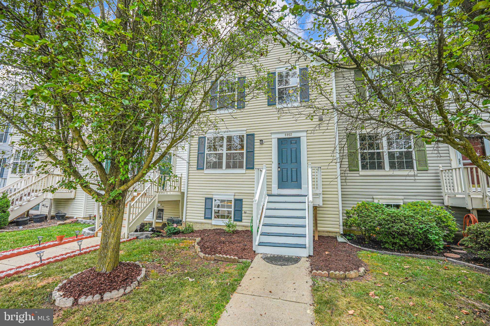 6952 Village Stream Pl