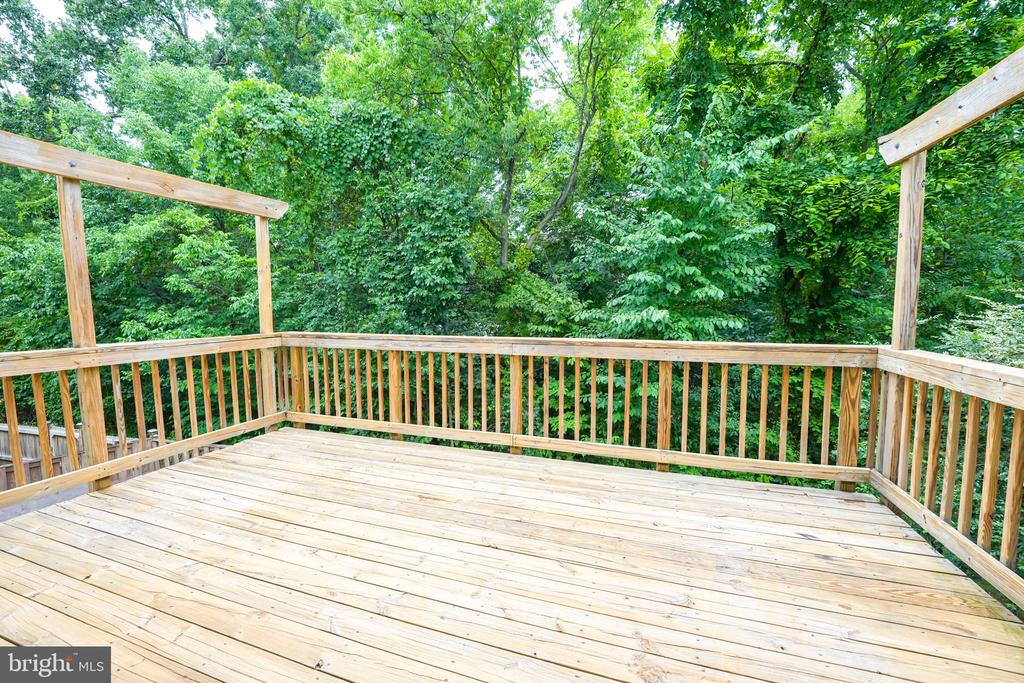 6952 Village Stream Pl
