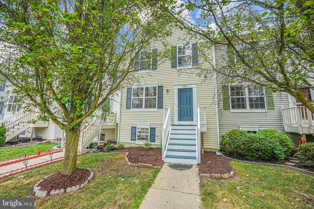 6952 Village Stream Pl