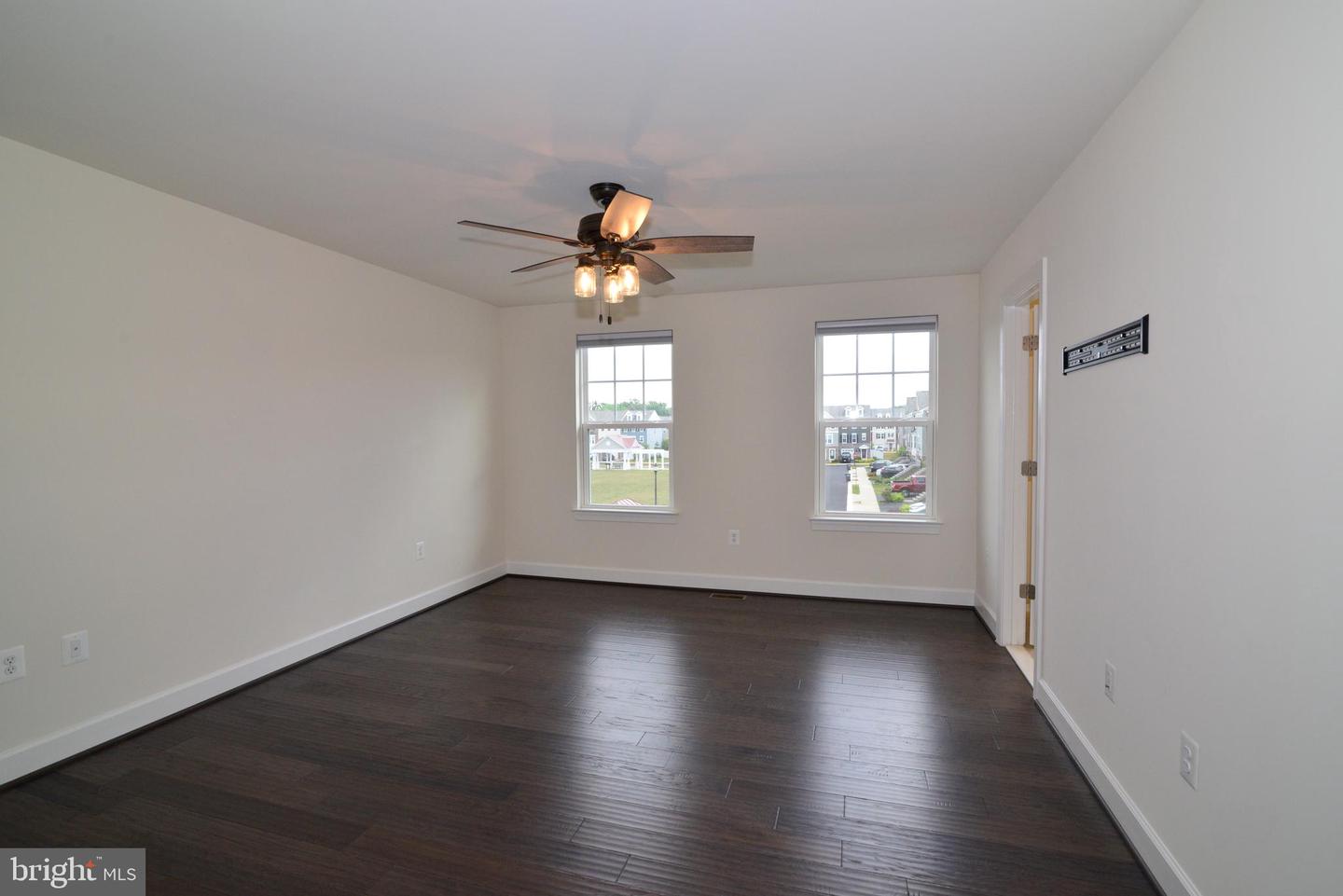 10684 VIEWMONT LN