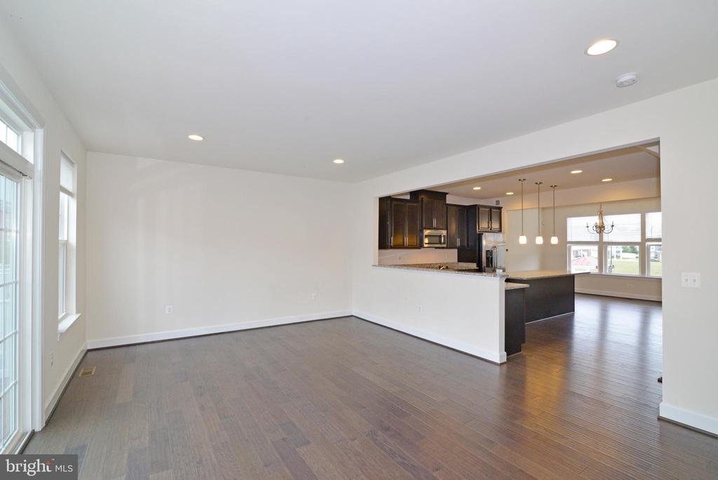10684 VIEWMONT LN