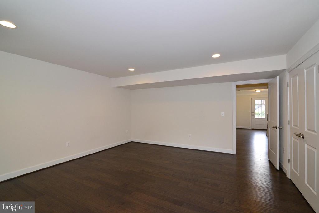 10684 VIEWMONT LN