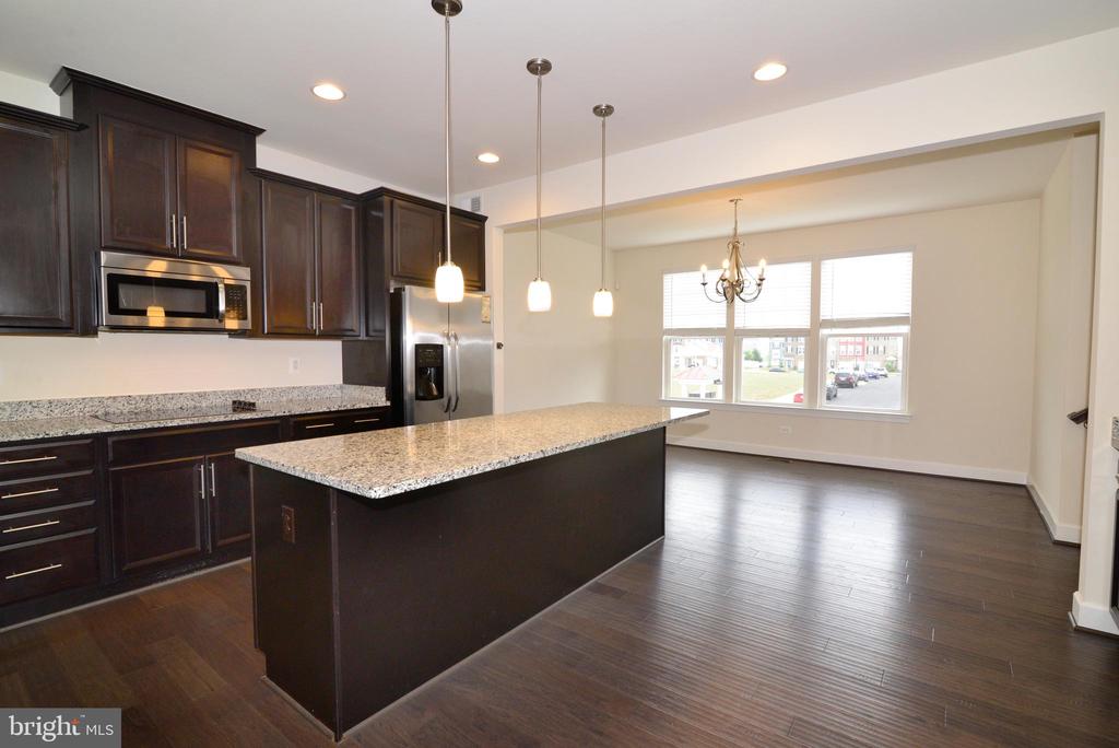 10684 VIEWMONT LN