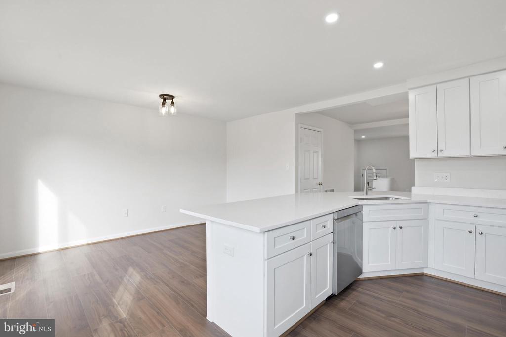 14275 NEWBERN LOOP
