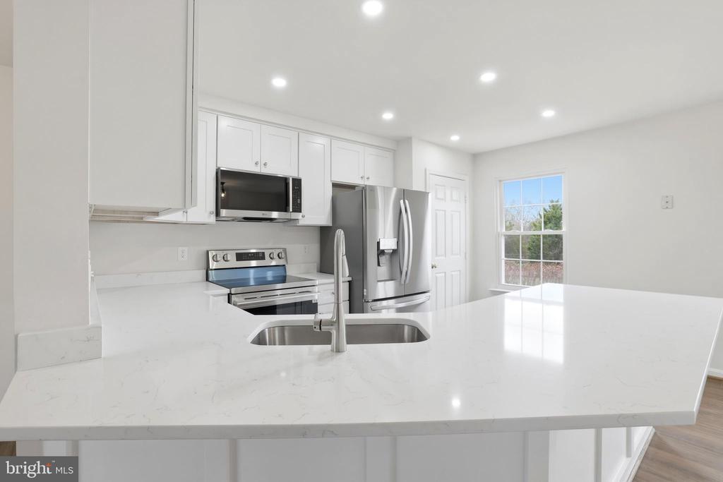 14275 NEWBERN LOOP