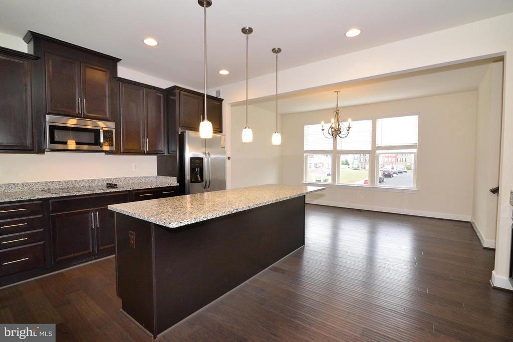 10684 VIEWMONT LANE