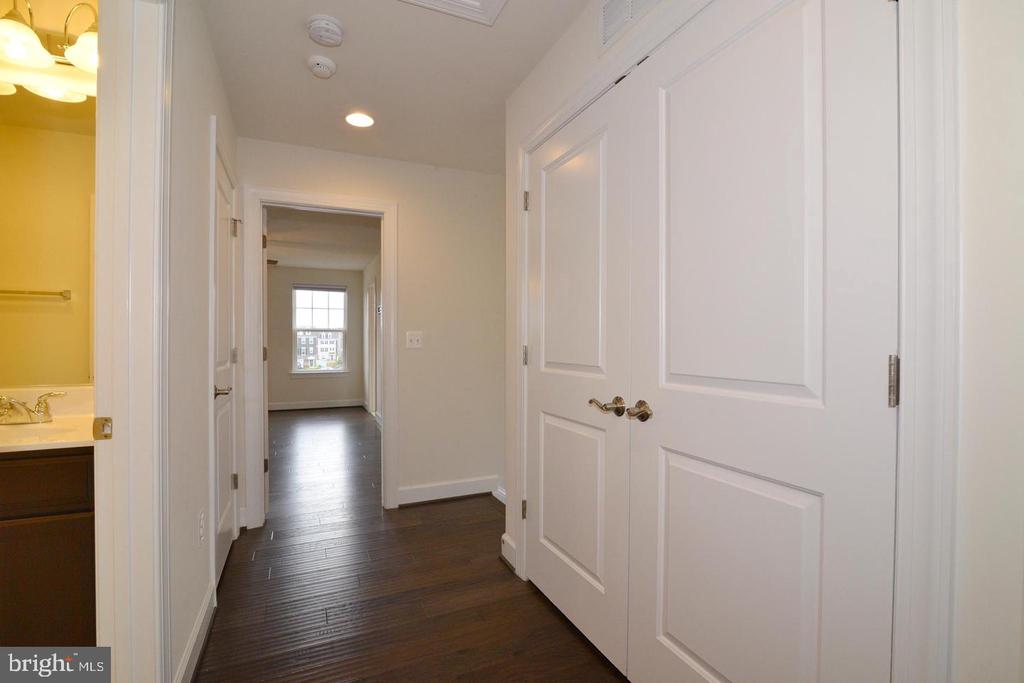 10684 VIEWMONT LANE