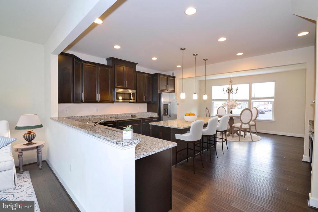 10684 VIEWMONT LANE