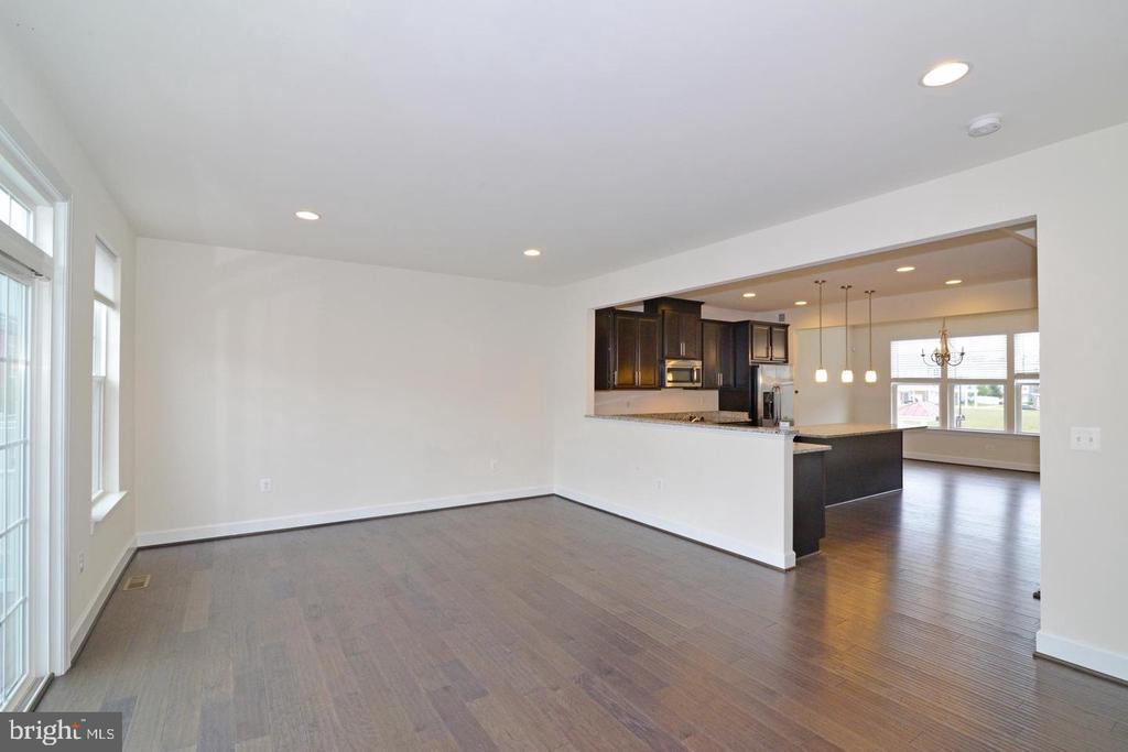 10684 VIEWMONT LANE