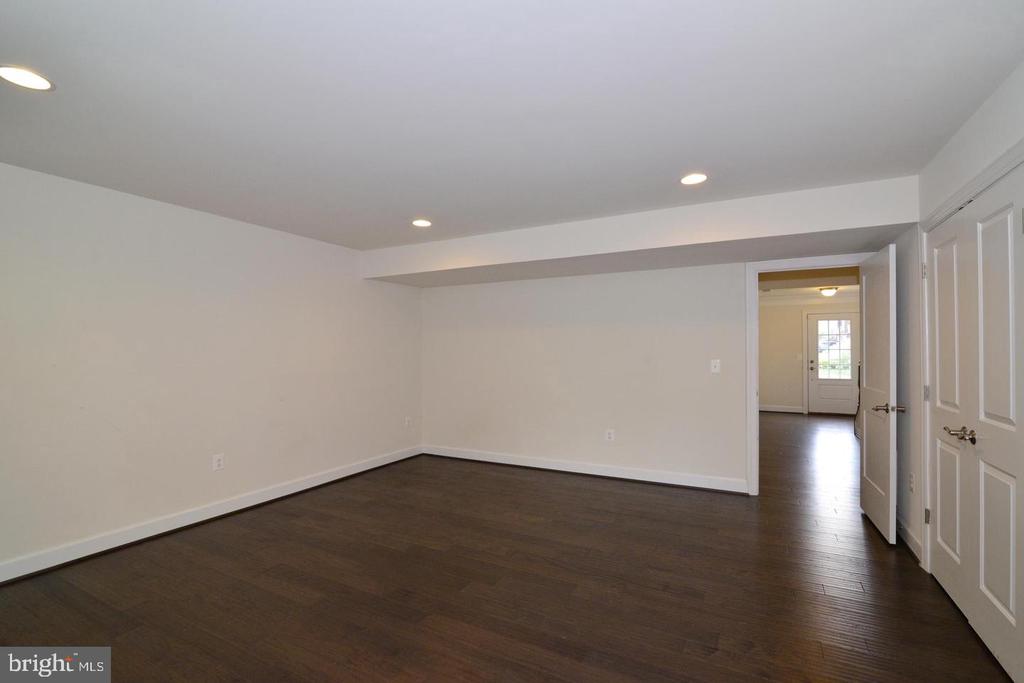 10684 VIEWMONT LANE