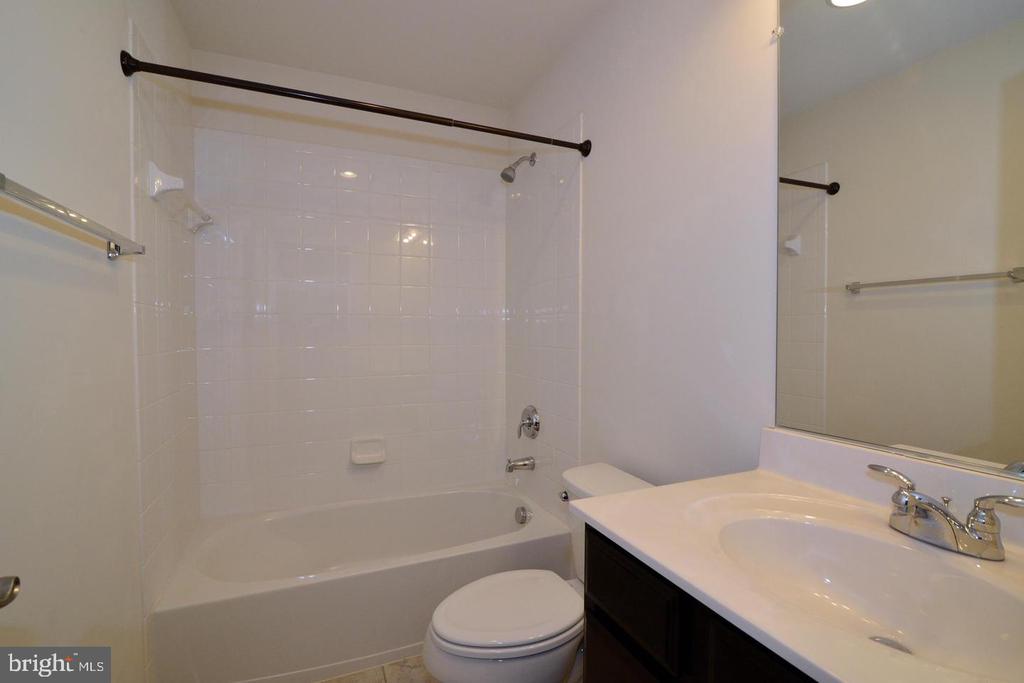 10684 VIEWMONT LANE