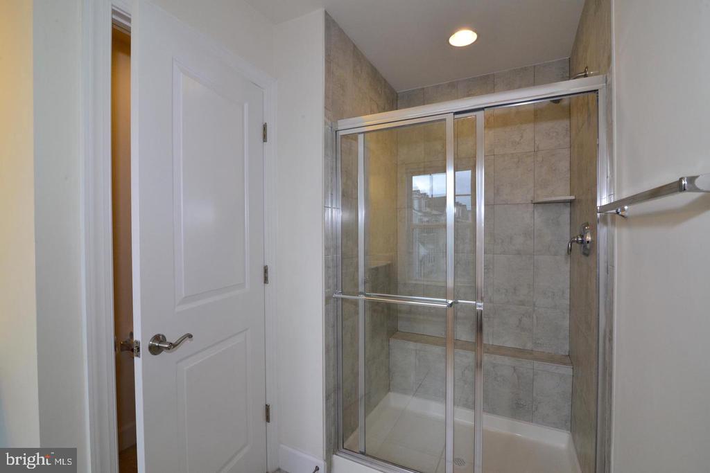 10684 VIEWMONT LANE