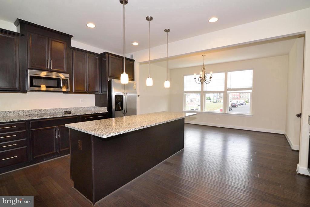 10684 VIEWMONT LANE