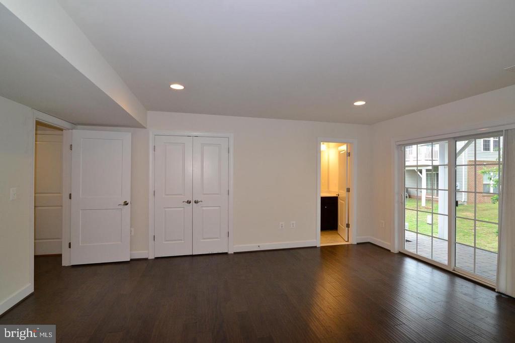 10684 VIEWMONT LANE