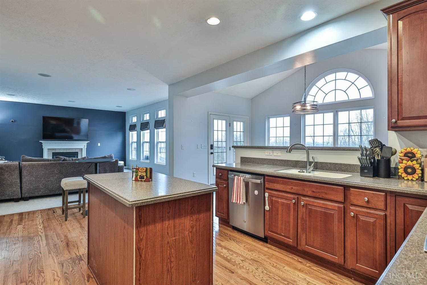 5184 East View Drive