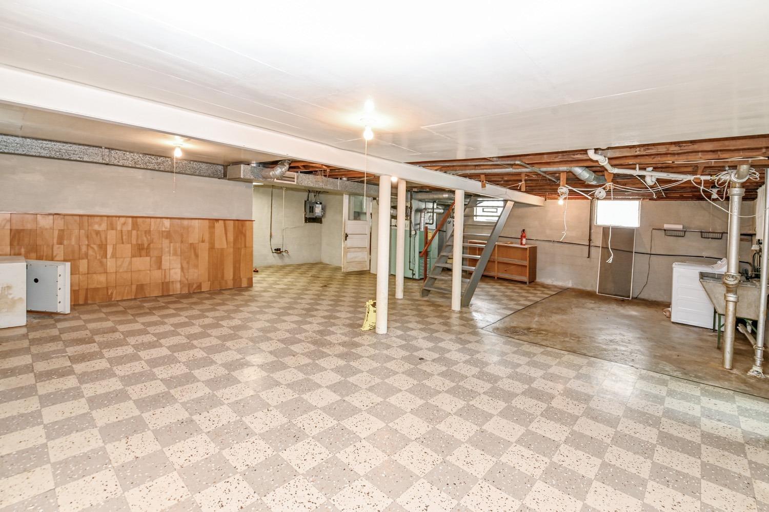 7905 Plainfield Road