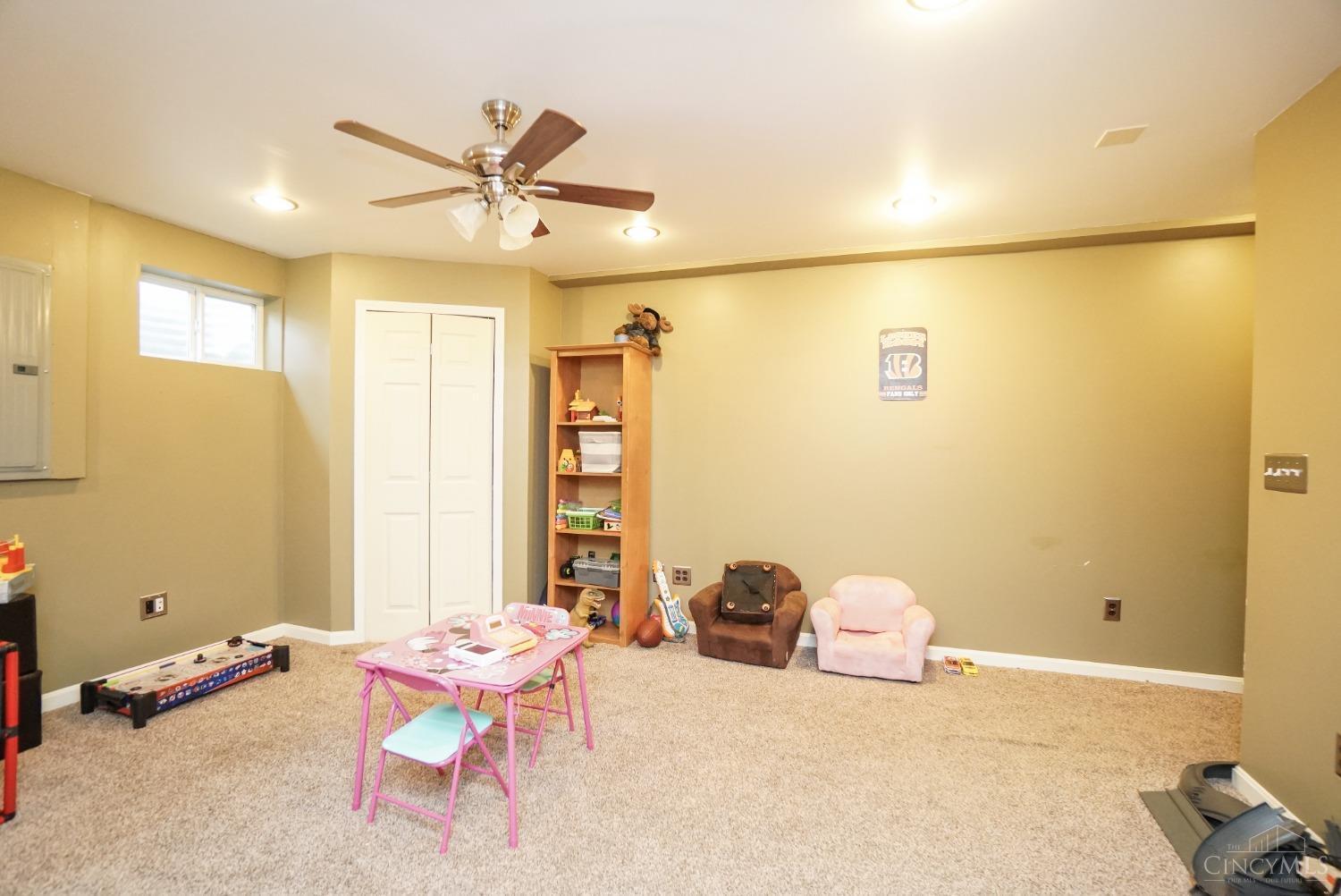 6373 Zoellners Place