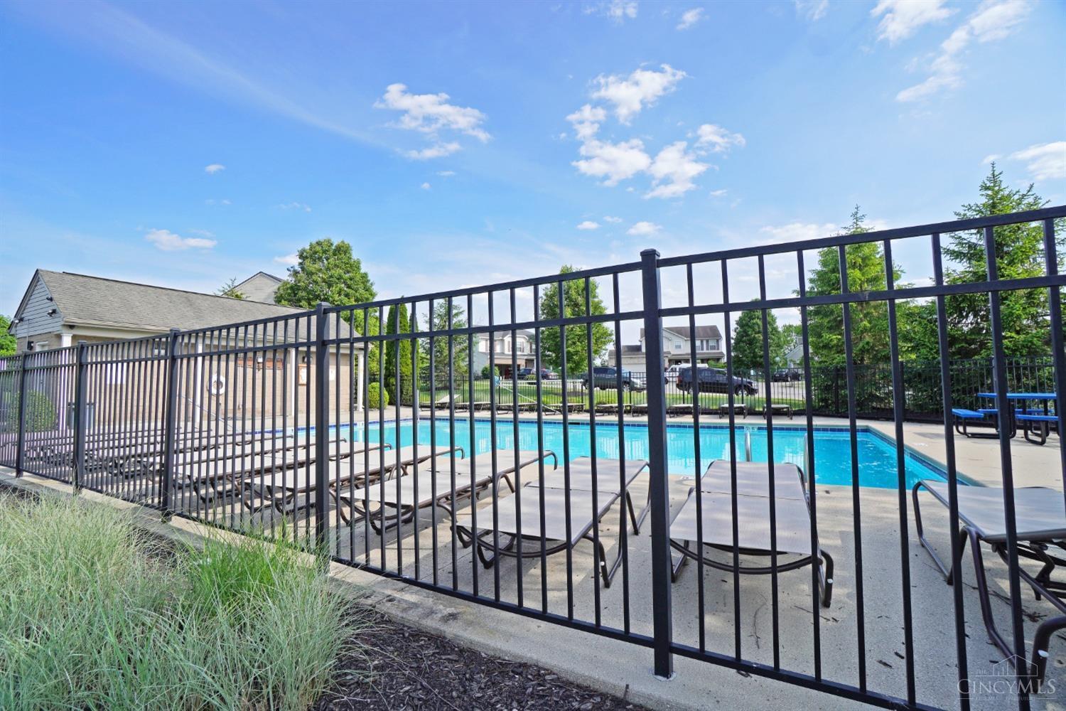 6373 Zoellners Place