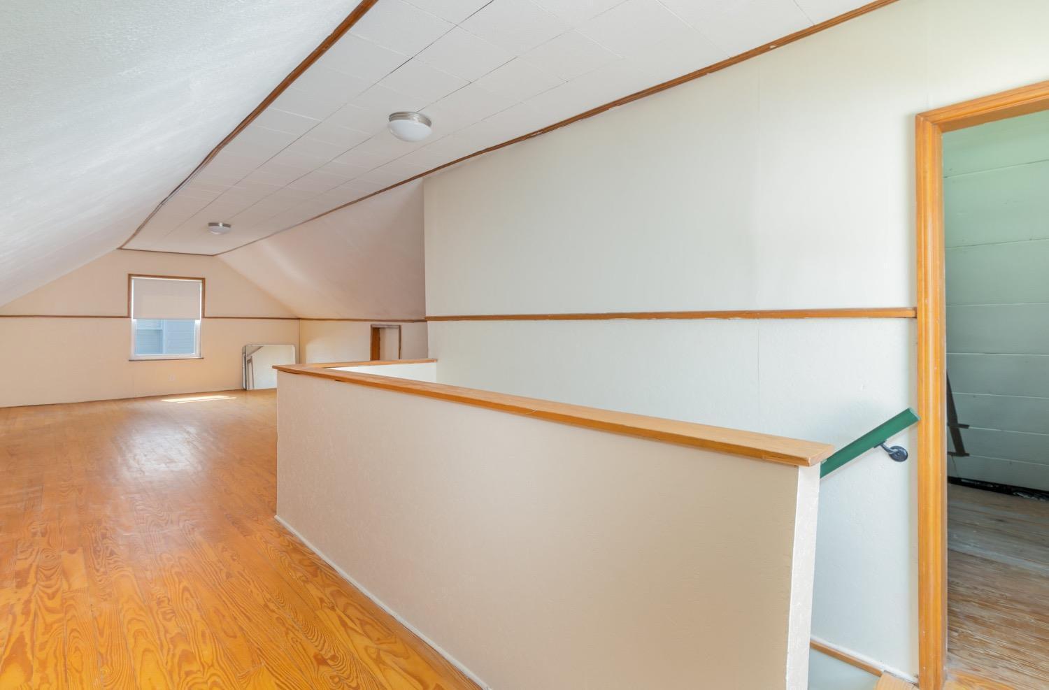 1906 Knollridge Lane