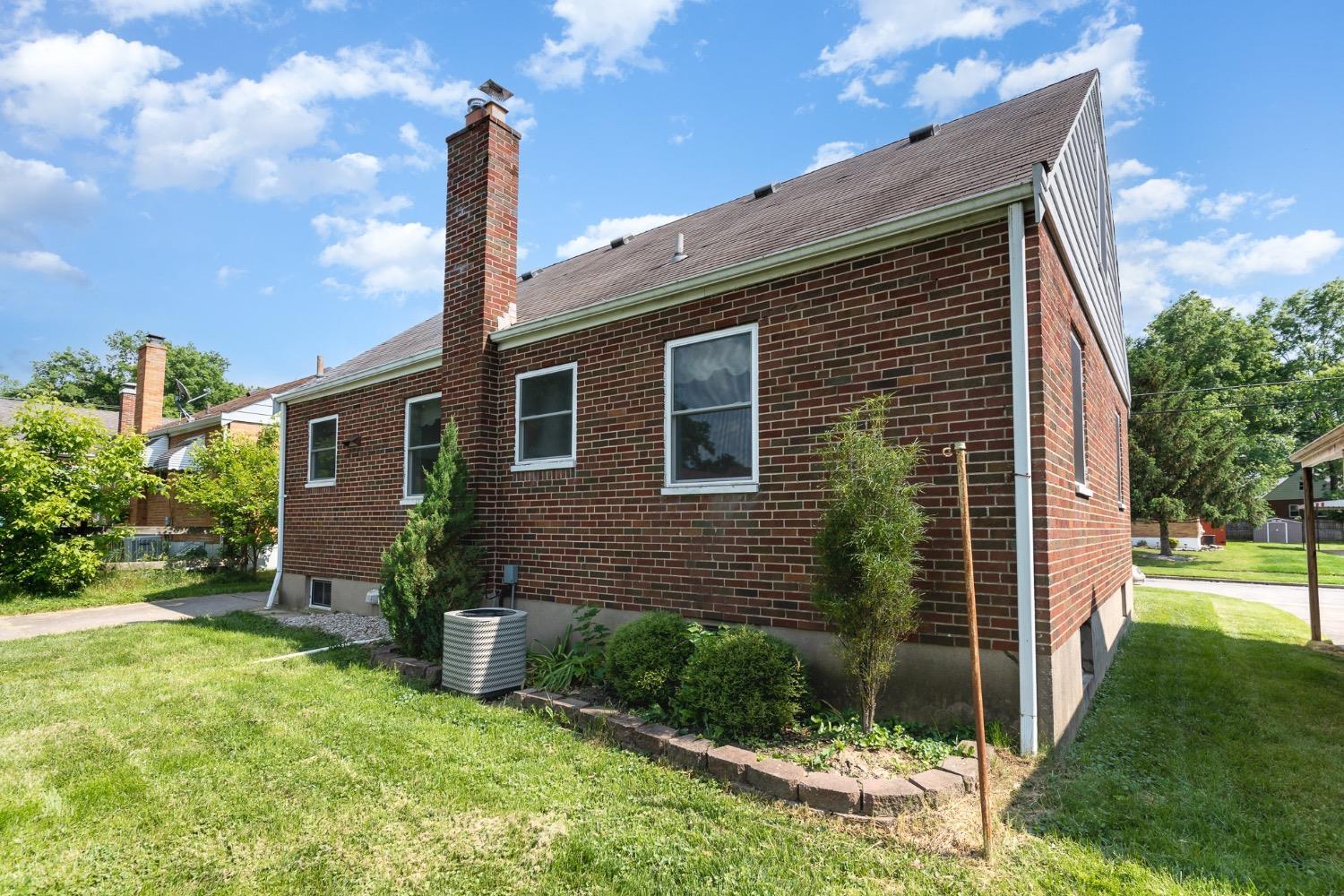 1906 Knollridge Lane