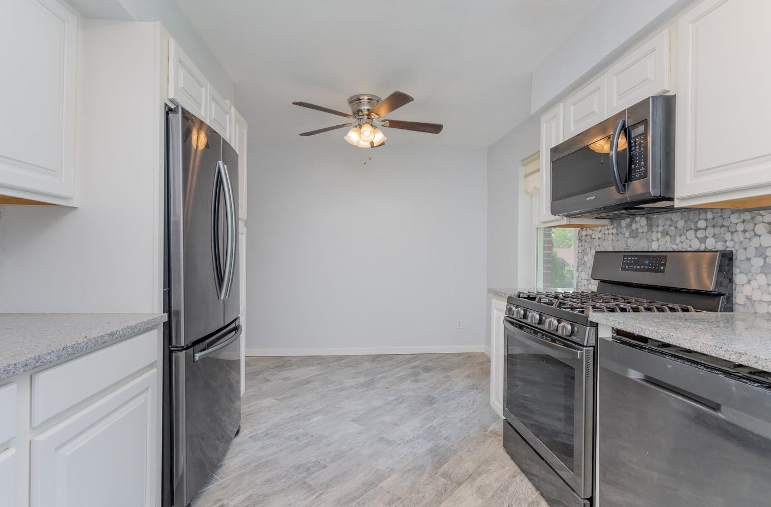 1906 Knollridge Lane