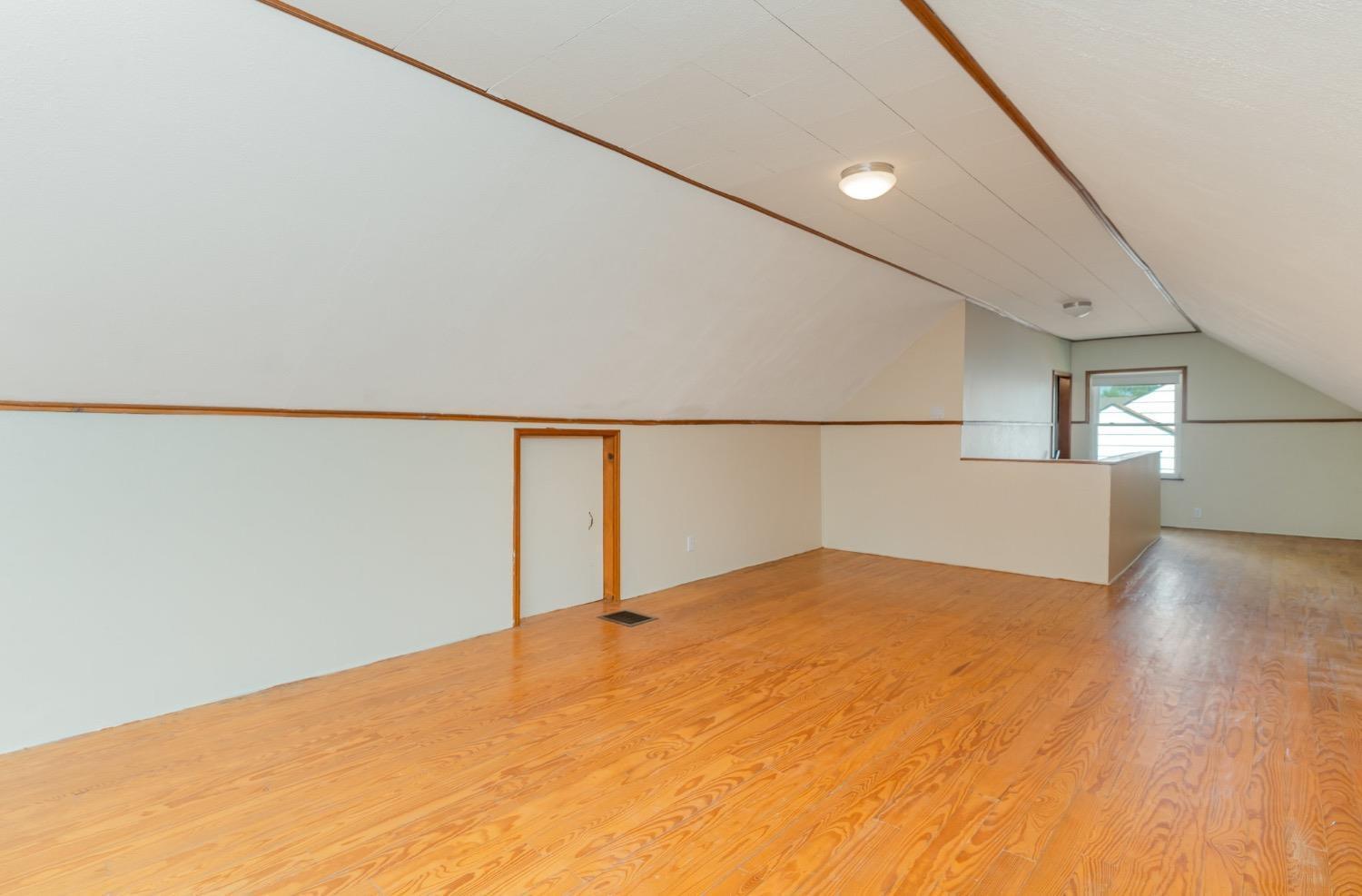 1906 Knollridge Lane