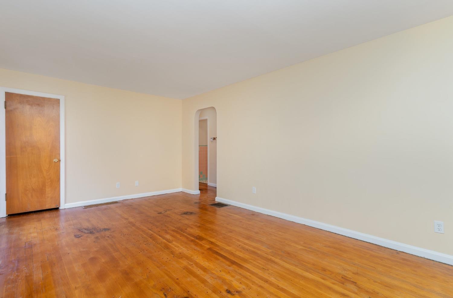 1906 Knollridge Lane