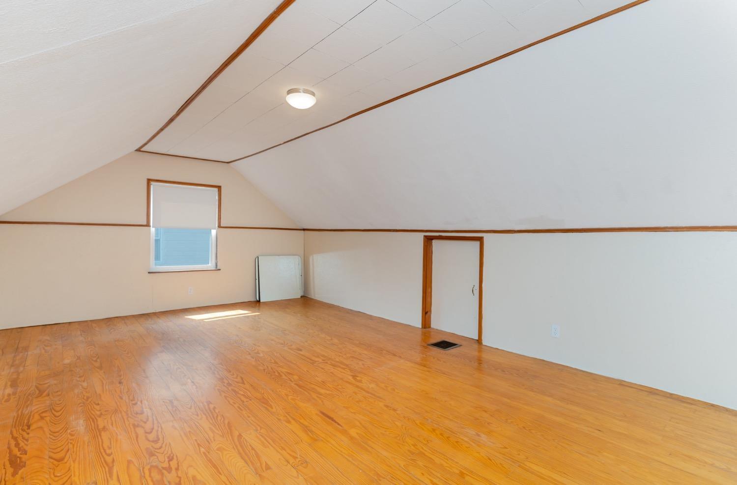 1906 Knollridge Lane