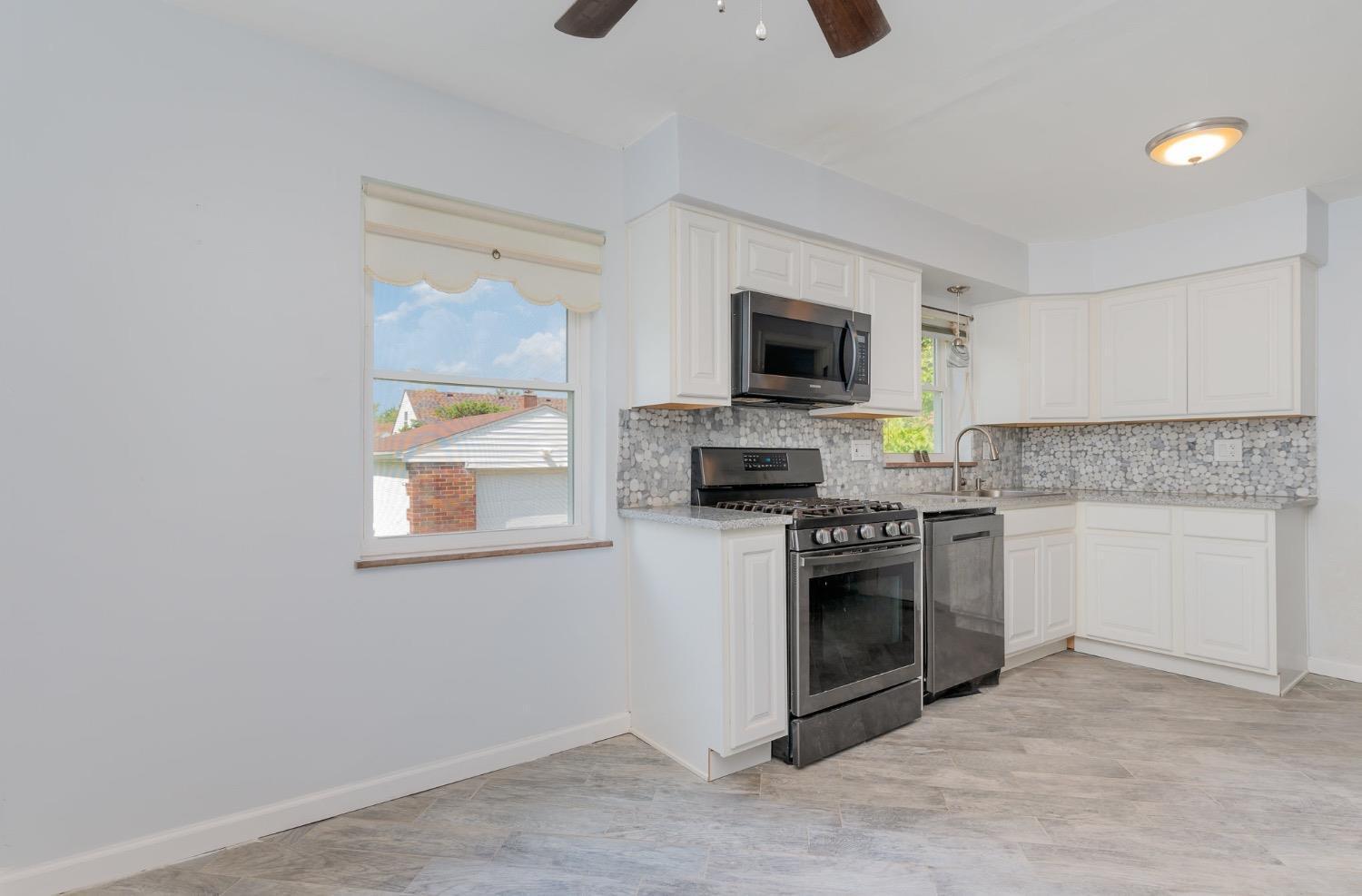 1906 Knollridge Lane