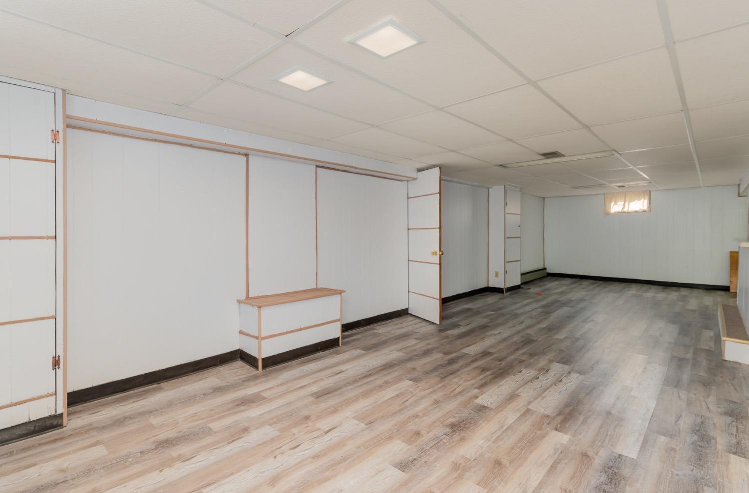 1906 Knollridge Lane