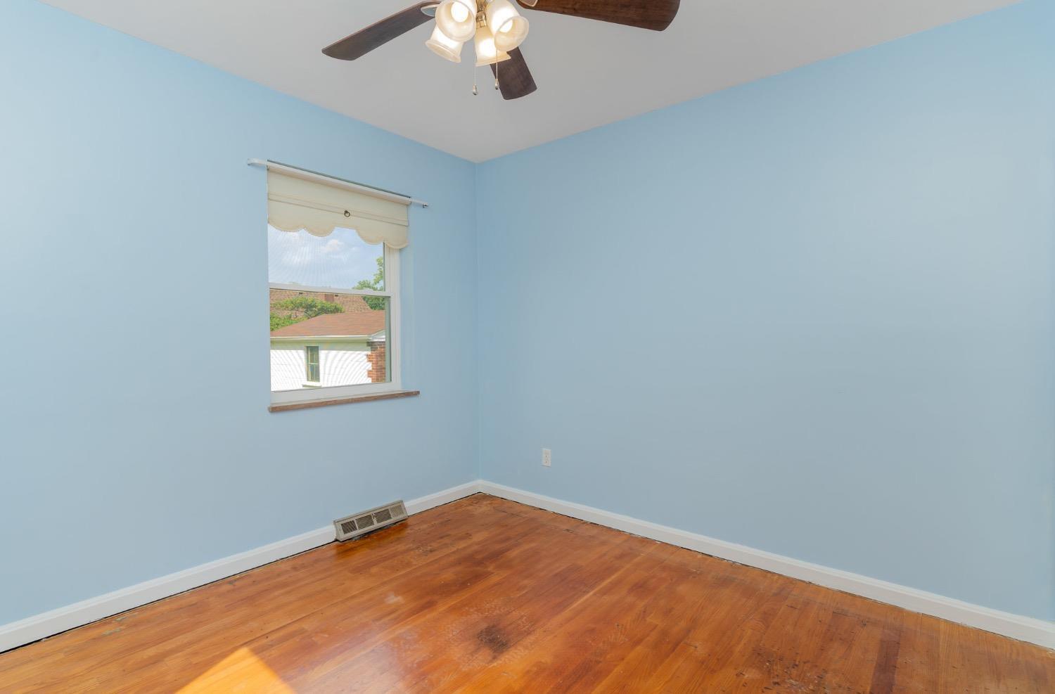 1906 Knollridge Lane