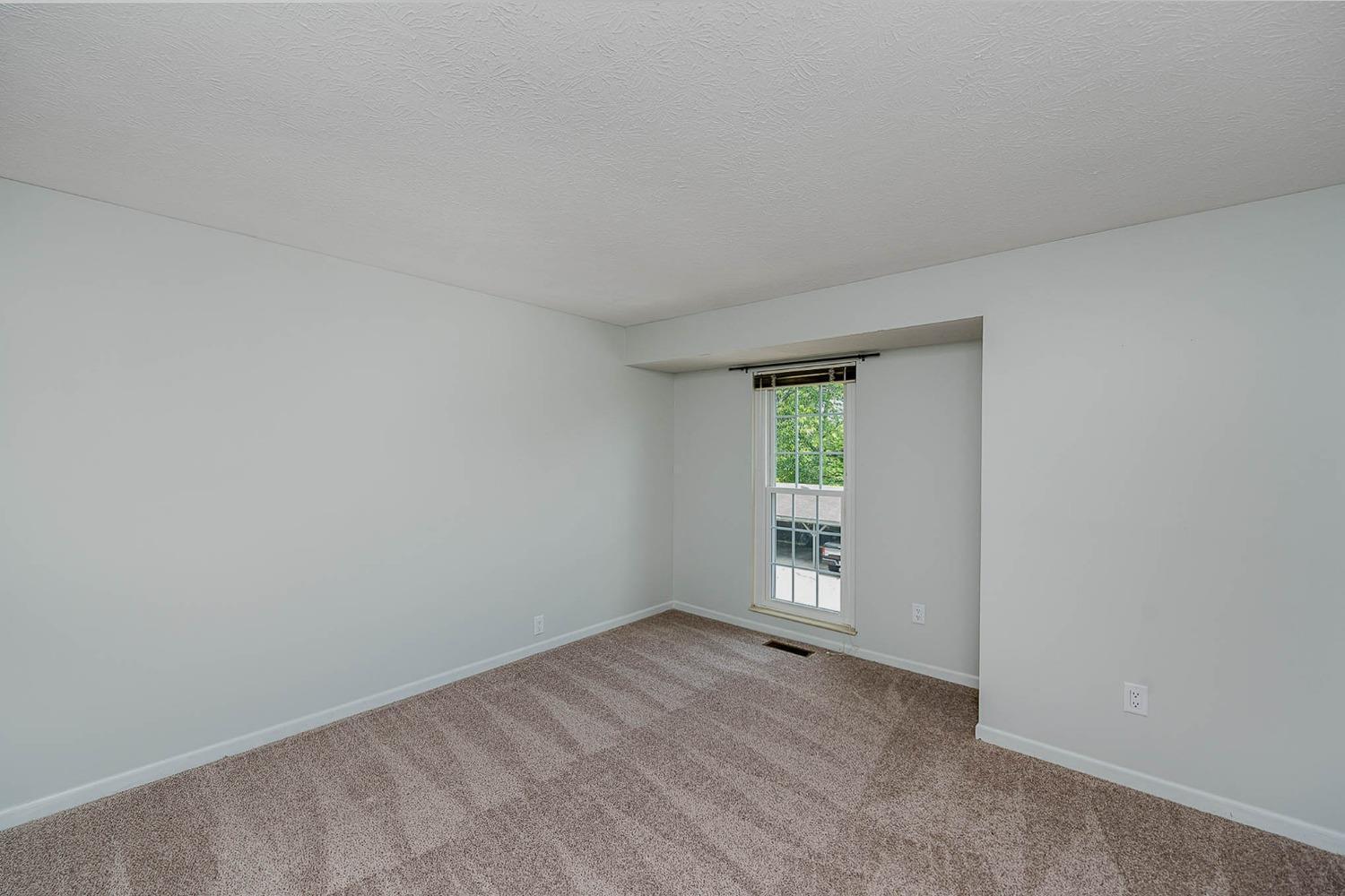 1085 Stratford Court