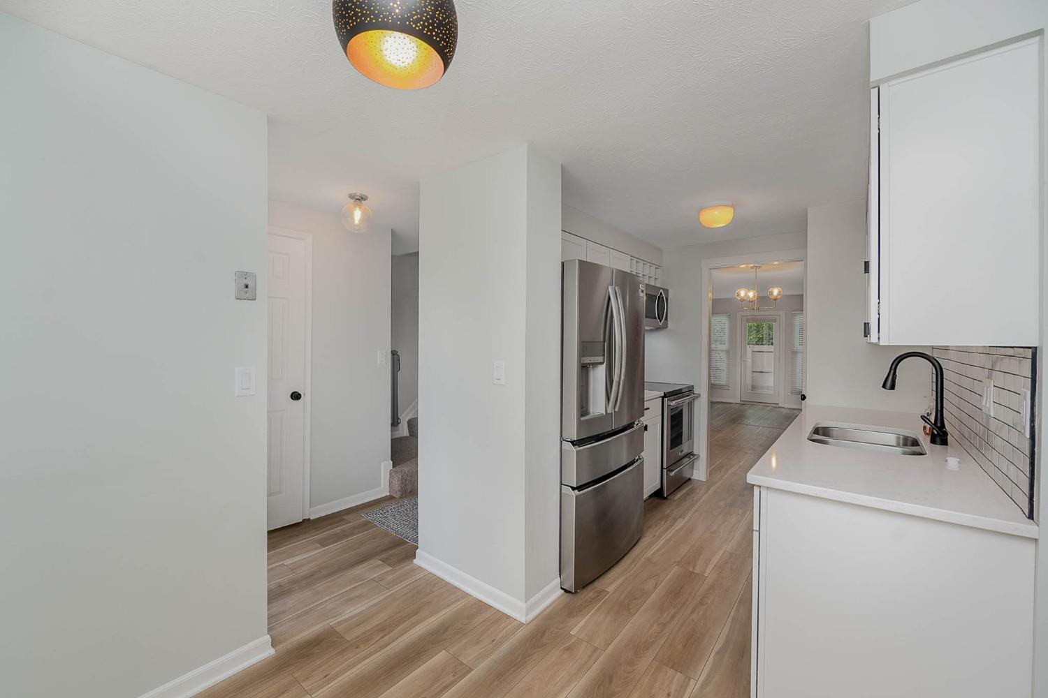 1085 Stratford Court