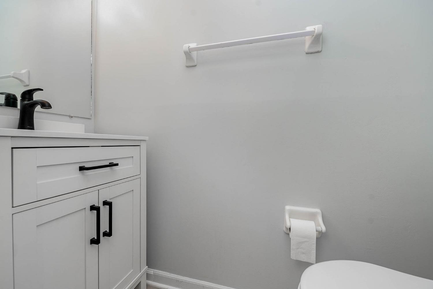 1085 Stratford Court